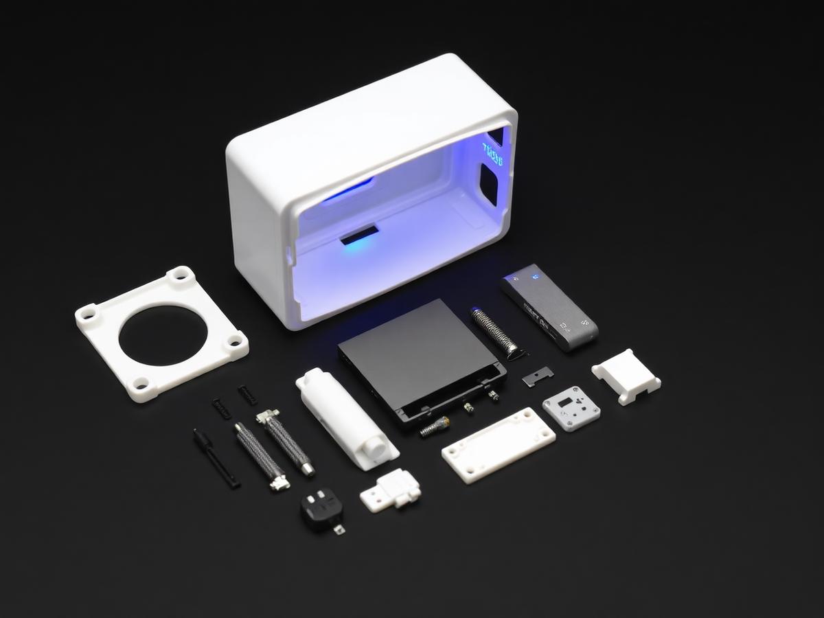 Protótipo de carcaça de produto impresso em 3D com peças separadas